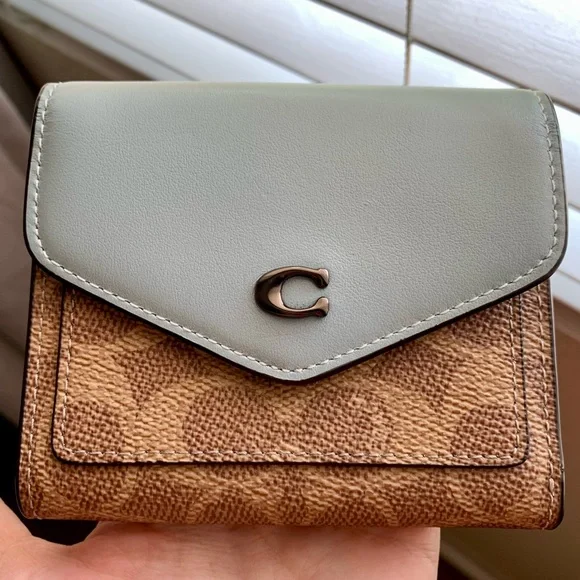 Coach Wyn Small Wallet Aqua Signature Canvas Multi - Picture 12 of 13